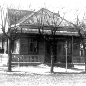 confiteria-aramburu-sobre-la-plaza-la-roche-moron-nevada-de-1918